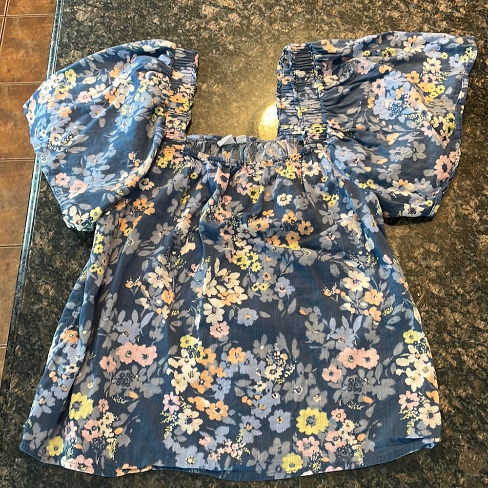 Gap floral top